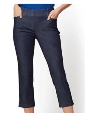 NY & Company 7th Avenue Design Studio Dressy Demin Capri